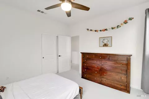 Bedroom - 7296 Abbey Dr, Vallejo, CA 94591 photo 6 of 8