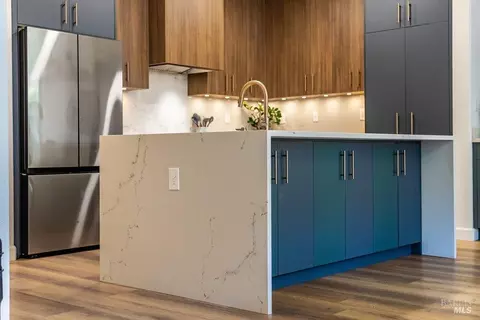 Kitchen - 7296 Abbey Dr, Vallejo, CA 94591 photo 11 of 27