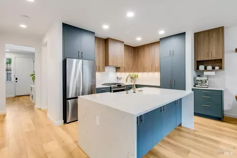 Kitchen - 7296 Abbey Dr, Vallejo, CA 94591 photo 3 of 27