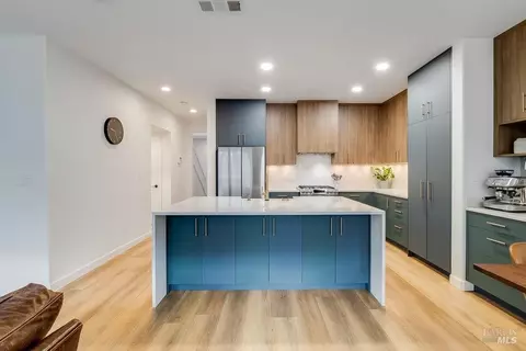 Kitchen - 7296 Abbey Dr, Vallejo, CA 94591 photo 6 of 27