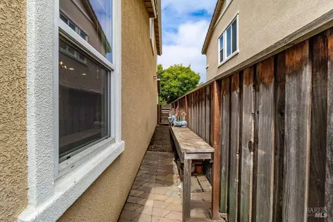 Exterior - 7296 Abbey Dr, Vallejo, CA 94591 photo 10 of 11