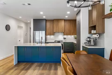 Kitchen - 7296 Abbey Dr, Vallejo, CA 94591 photo 24 of 27