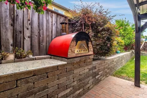 Exterior - 7296 Abbey Dr, Vallejo, CA 94591 photo 3 of 11
