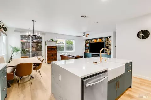 Kitchen - 7296 Abbey Dr, Vallejo, CA 94591 photo 9 of 27
