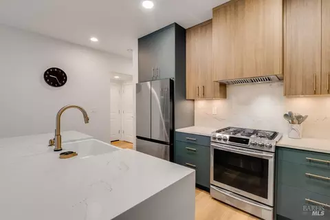 Kitchen - 7296 Abbey Dr, Vallejo, CA 94591 photo 7 of 27