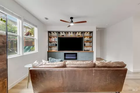 Living - 7296 Abbey Dr, Vallejo, CA 94591 photo 1 of 2