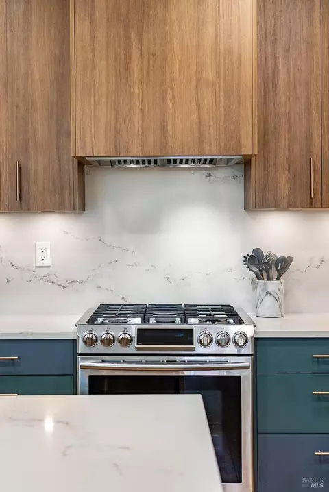 Kitchen - 7296 Abbey Dr, Vallejo, CA 94591 photo 26 of 27