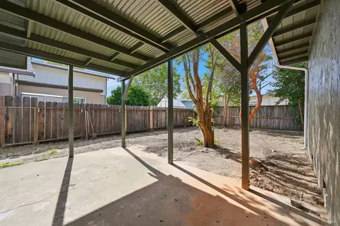 Exterior - 285 Hemlock St, Vacaville, CA 95688 photo 6 of 10