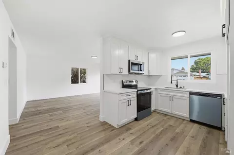 Kitchen - 285 Hemlock St, Vacaville, CA 95688 photo 1 of 4