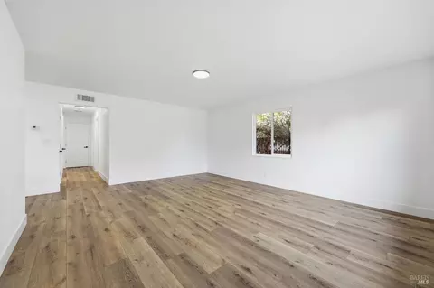 Living - 285 Hemlock St, Vacaville, CA 95688 photo 1 of 6