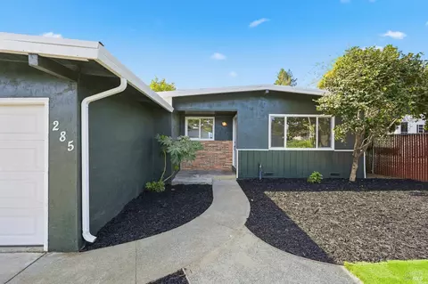 Exterior - 285 Hemlock St, Vacaville, CA 95688 photo 4 of 10