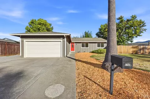 1208 Eric Ct, Rohnert Park, CA 94928