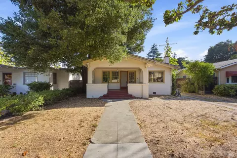 1011 Guinda St, Palo Alto, CA 94301