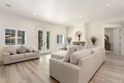Living - 2485 Appolinaris Dr, Ukiah, CA 95482 photo 1 of 5