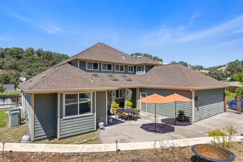 Exterior - 2485 Appolinaris Dr, Ukiah, CA 95482 photo 5 of 20