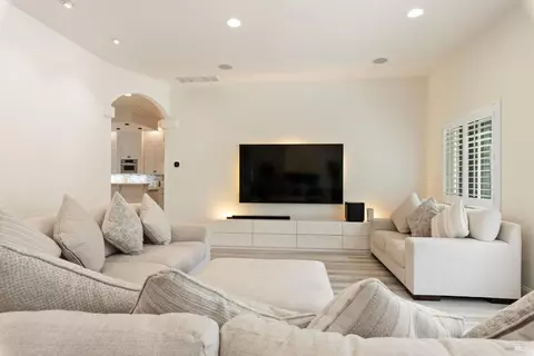 Living - 2485 Appolinaris Dr, Ukiah, CA 95482 photo 4 of 5