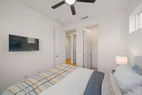 Bedroom - 844 Crescendo St, Fairfield, CA 94534 photo 1 of 13