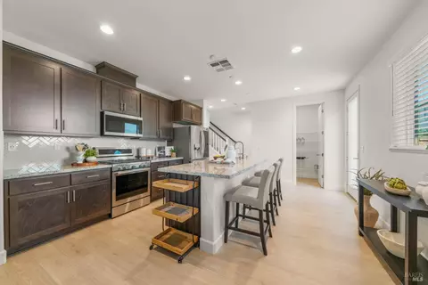 Kitchen - 844 Crescendo St, Fairfield, CA 94534 photo 1 of 2