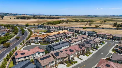 View/Area - 844 Crescendo St, Fairfield, CA 94534 photo 4 of 6