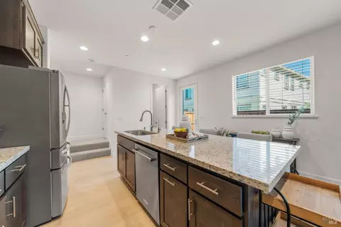 Kitchen - 844 Crescendo St, Fairfield, CA 94534 photo 2 of 2