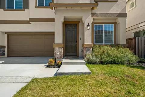 Exterior - 844 Crescendo St, Fairfield, CA 94534 photo 5 of 13