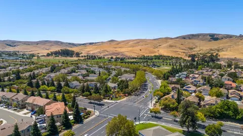 View/Area - 844 Crescendo St, Fairfield, CA 94534 photo 5 of 6
