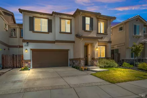 Exterior - 844 Crescendo St, Fairfield, CA 94534 photo 3 of 13