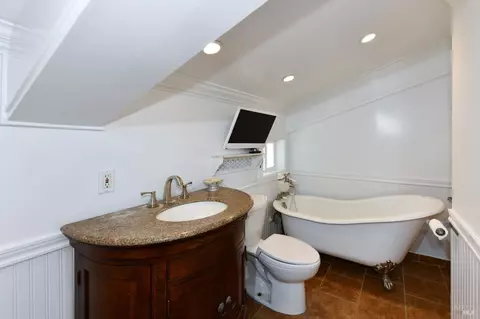 Bath - 1311 E Bonness Rd, Sonoma, CA 95476 photo 5 of 5