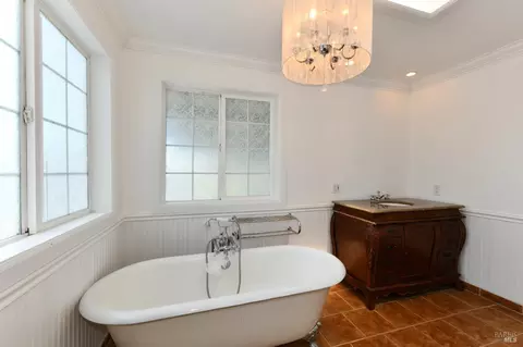 Bath - 1311 E Bonness Rd, Sonoma, CA 95476 photo 4 of 5