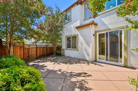 Exterior - 101 Barbera Ct, Vacaville, CA 95687 photo 7 of 8