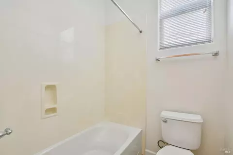 Bath - 101 Barbera Ct, Vacaville, CA 95687 photo 1 of 5