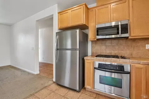 Kitchen - 101 Barbera Ct, Vacaville, CA 95687 photo 3 of 3