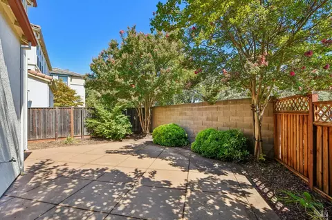 Exterior - 101 Barbera Ct, Vacaville, CA 95687 photo 8 of 8