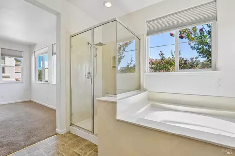 Bath - 101 Barbera Ct, Vacaville, CA 95687 photo 4 of 5
