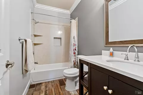 Bath - 511 Tehuacan Rd, Ukiah, CA 95482 photo 1 of 6