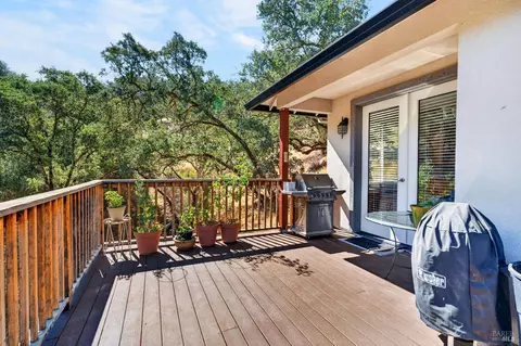 Exterior - 511 Tehuacan Rd, Ukiah, CA 95482 photo 4 of 6