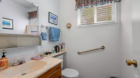 Bath - 2980 Blackwell Ct, Fairfield, CA 94533 photo 1 of 4