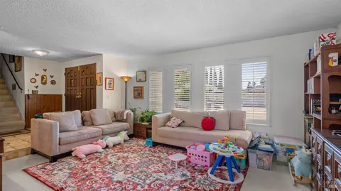 Living - 2980 Blackwell Ct, Fairfield, CA 94533 photo 3 of 3