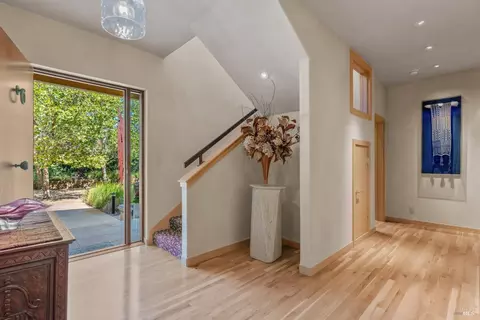 Entry Way - 4163 E 3rd Ave, Napa, CA 94558 photo 3 of 8