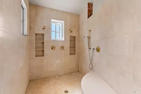 Bath - 4163 E 3rd Ave, Napa, CA 94558 photo 4 of 5