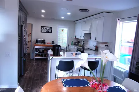 Kitchen - 287 Clearpointe Dr, Vallejo, CA 94591 photo 5 of 5