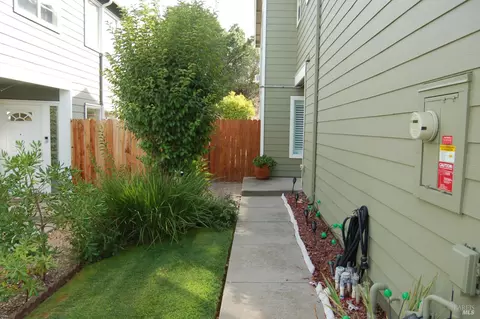 Exterior - 287 Clearpointe Dr, Vallejo, CA 94591 photo 2 of 5