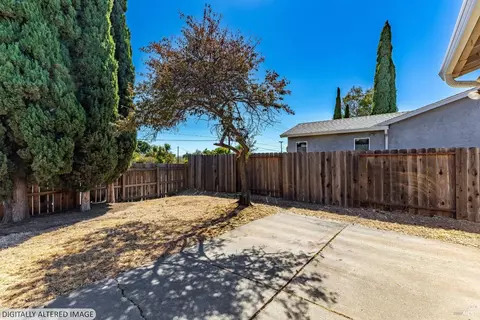 Exterior - 1419 Starr Ct, Fairfield, CA 94533 photo 10 of 14