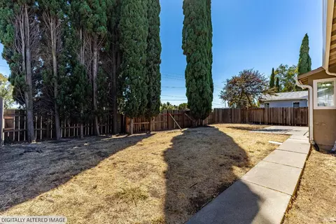 Exterior - 1419 Starr Ct, Fairfield, CA 94533 photo 6 of 14