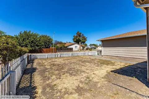 Exterior - 1419 Starr Ct, Fairfield, CA 94533 photo 3 of 14