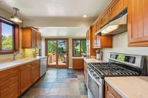 Kitchen - 212 Sausalito St, Corte Madera, CA 94925 photo 4 of 5