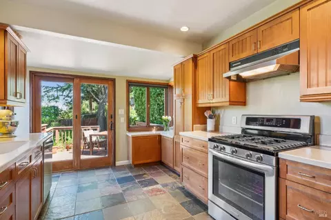Kitchen - 212 Sausalito St, Corte Madera, CA 94925 photo 3 of 5