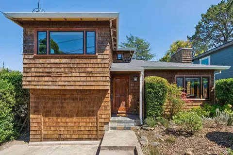 Exterior - 212 Sausalito St, Corte Madera, CA 94925 photo 2 of 6