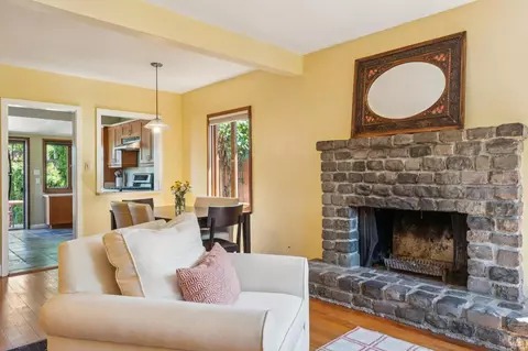 Living - 212 Sausalito St, Corte Madera, CA 94925 photo 2 of 4