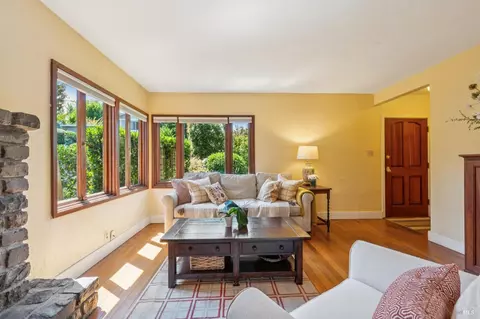 Living - 212 Sausalito St, Corte Madera, CA 94925 photo 3 of 4